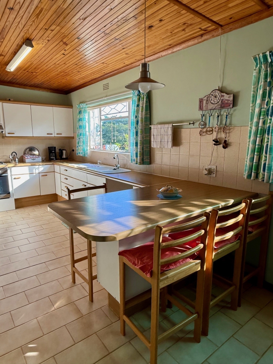 4 Bedroom Property for Sale in Bergzicht Western Cape